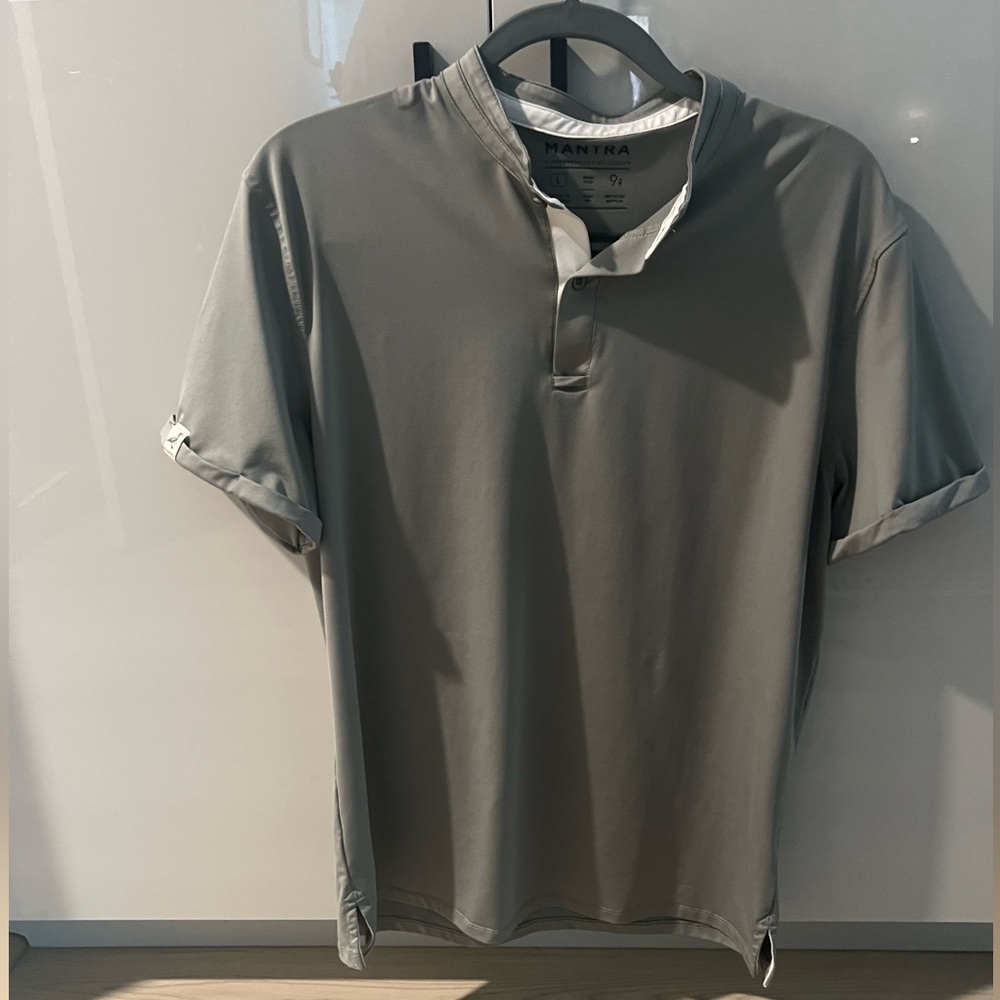 MADE BY MANTRA - Men’s Green Performance Band Collar Polo Size L